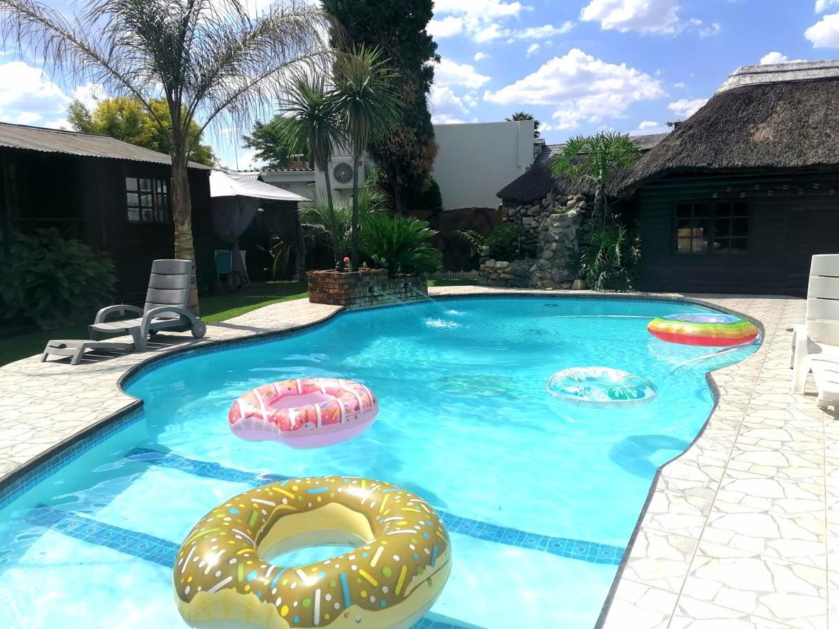 The Guesthouse Vanderbijlpark Exterior photo